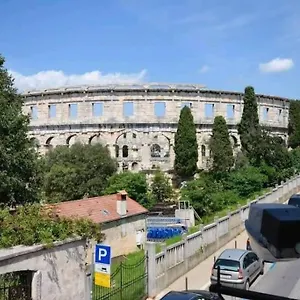 colloseum-view-from-the-apartment.pula-hotels.org/